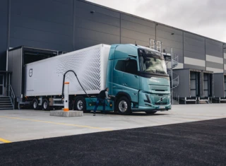 Paashuis-Volvo-FH-Aero-Electric-08