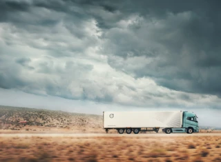 Paashuis-Volvo-FH-Aero-Electric-11