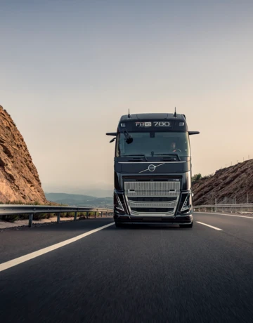 Paashuis-Volvo-Trucks-FH16-01