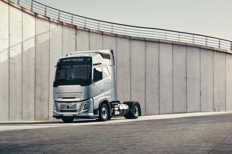 Paashuis_Volvo_FH_Aero_gas-powered_05