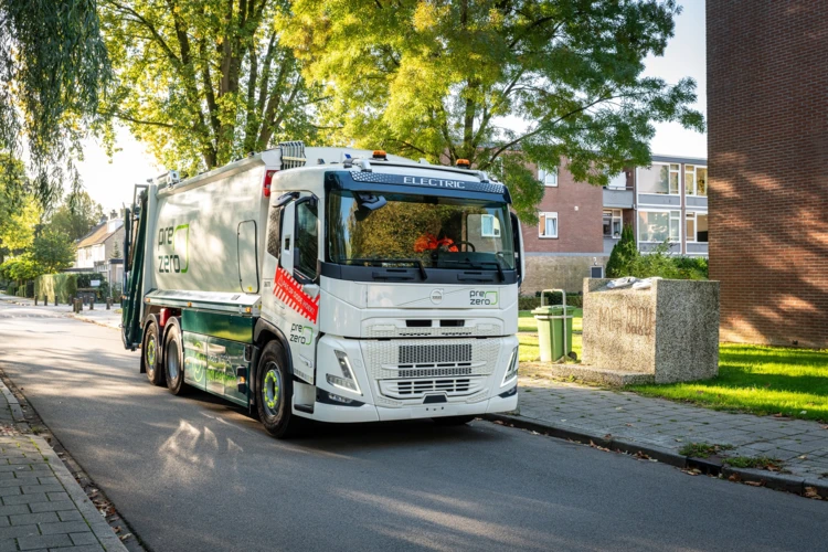 Volvo FM Electric PreZero zijaanzicht Volvo FM Electric PreZero zijaanzicht