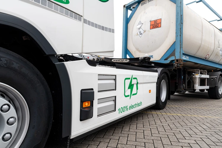 JGT Volvo FH Aero Electric 1