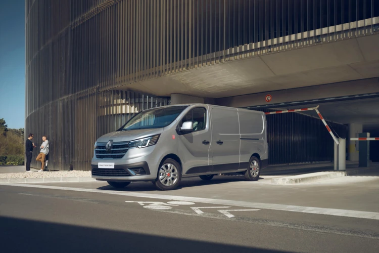 Paashuis-Renault-Trucks-Trafic-grey Paashuis-Renault-Trucks-Trafic-grey