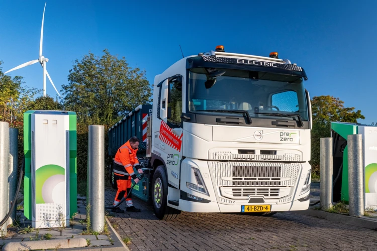 PreZero Volvo FM Electric opladen PreZero Volvo FM Electric opladen