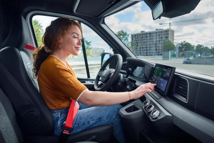 Paashuis-Renault-Master-2024-E-tech-exterieur-15 Paashuis-Renault-Master-2024-E-tech-exterieur-15