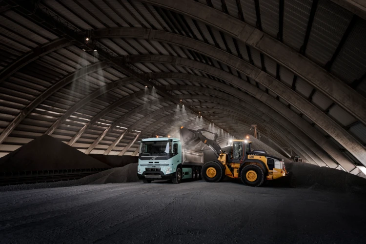 Paashuis-Volvo-Trucks-FMX-Electric-05