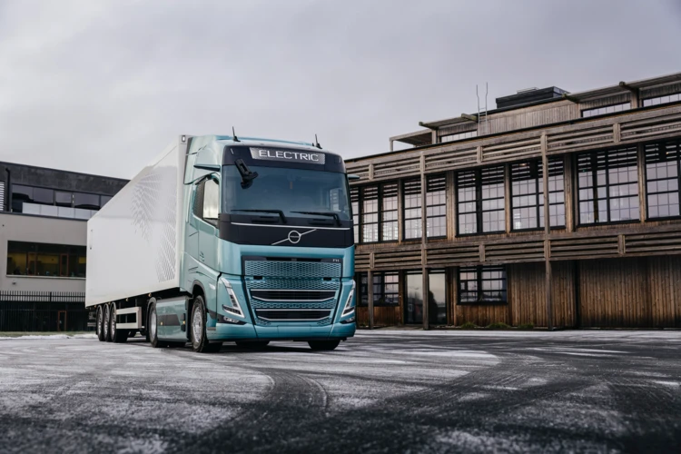 Paashuis-Volvo-Trucks-FH-Electric-09