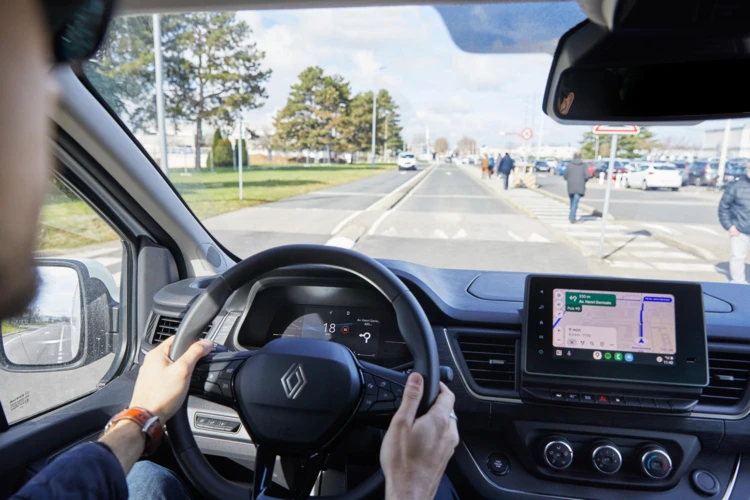 Paashuis-Renault-Trucks-Trafic-interieur Paashuis-Renault-Trucks-Trafic-interieur